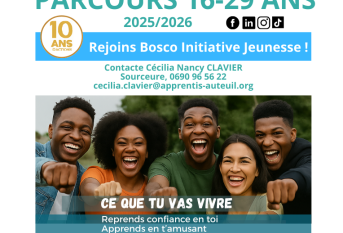 DES JEUNES QUI POINTENT LE DOIGT VERS NOUS ET QUI SOURIENT